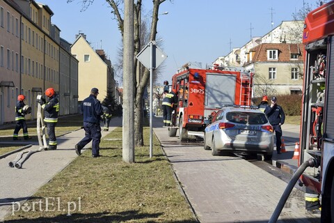 Pożar jachtu i pustostanu