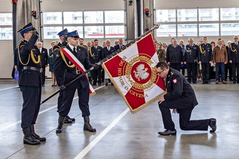 Komendant żegna się ze strażacką służbą