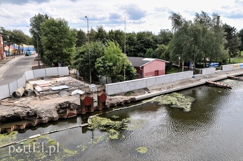 Camping zalewa, część prac przy rzece wstrzymana