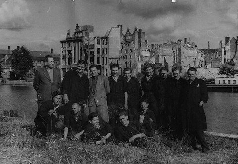 Nasze tutaj – historie z rodzinnych albumów w kinie Światowid