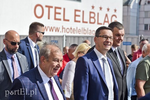 Premier z wizytą, przekop na wybory