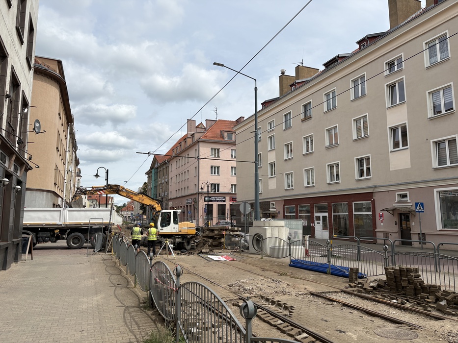 Przebudowa torowiska na ul. 1 Maja. Dodatkowe prace