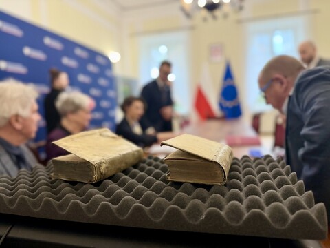 Zaginione po wojnie starodruki wracają do Elbląga