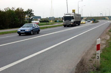Brawurowi kierowcy i pijani amatorzy kąpieli