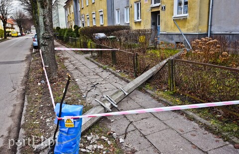 Przewrócił się, ale nie będzie leżał