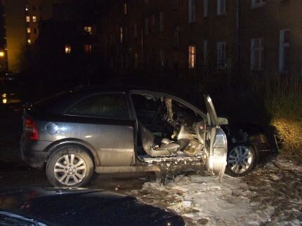 Przy Kościuszki spłonął opel