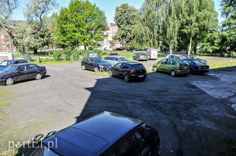 Ratusz chce sprzedać parking PTTK