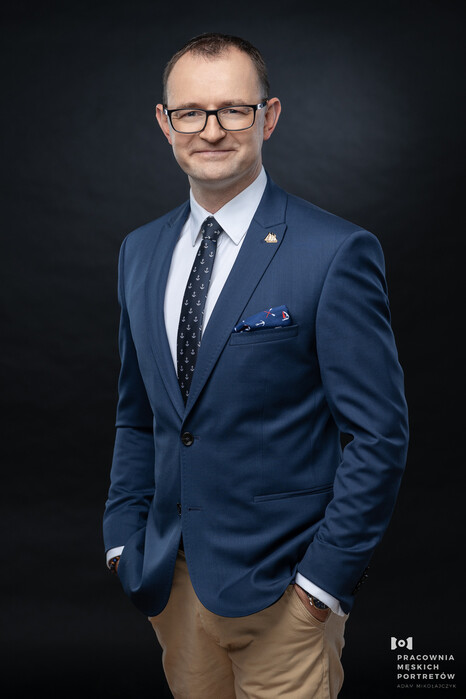 Ratusz z kierownikiem do spraw wspierania przedsiębiorczości