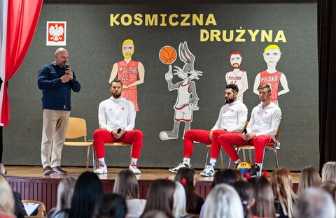 Koszykarze w czwartym liceum