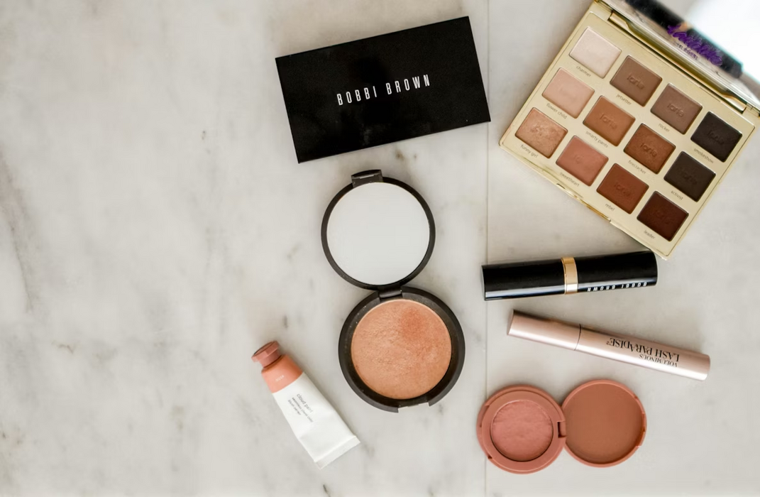 Rewolucja w zakupach kosmetycznych: Jak internetowe platformy beauty zmieniają nasze codzienne nawyki
