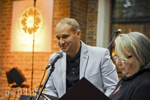 Robert Furs i jego Furs Acco