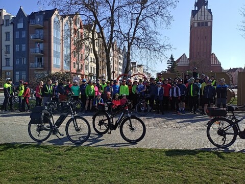 Rowerami na akwedukt w Gozdawie