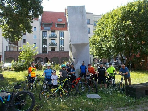 Rowerami po szlaku form przestrzennych