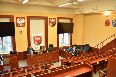 Ile zarobili rządzący województwem