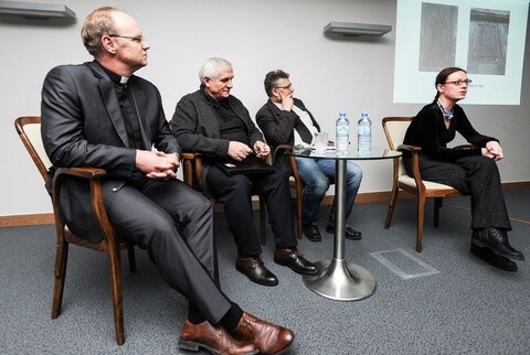 O starych nekropoliach i pamięci, która nie umiera