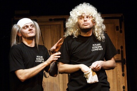 W teatrze wieczory pełne humoru
