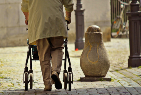 Seniorko, seniorze zachowaj szczególną ostrożność