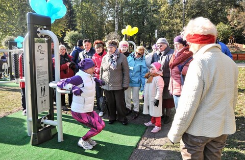 Seniorzy już ćwiczą w Ogrodzie Zdrowia