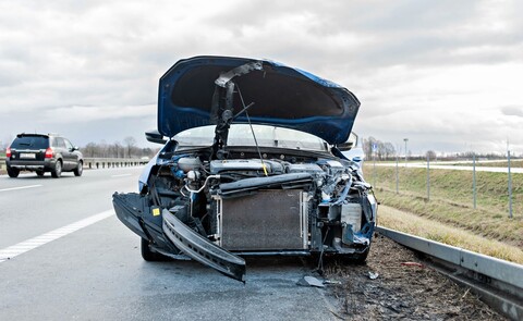 Skoda uderzyła w barierki