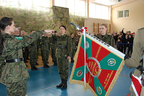Ślubowanie nowych funkcjonariuszy SG