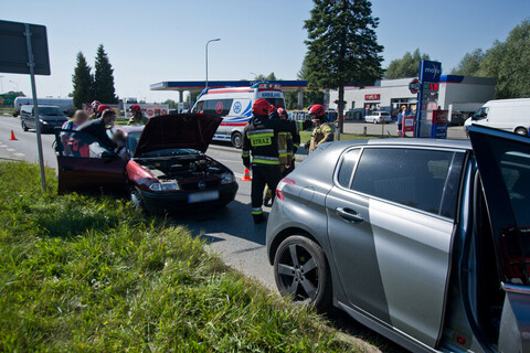 Spowodował kolizję 3 aut i odjechał