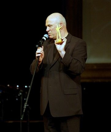 „Spróbuj trochę z siebie dać tym, co mają gorszy świat” – Filantrop Roku 2009