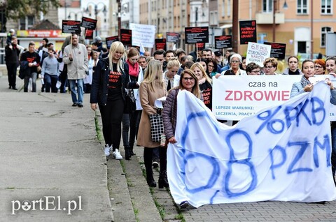 Wyszli na ulice, bo chcą zmian