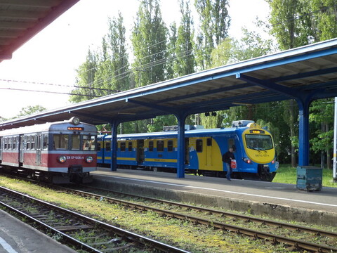 Stały sobie dwa pociągi... (opinia)
