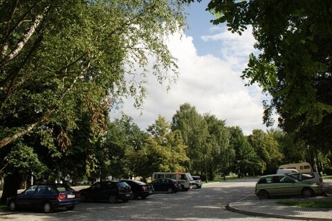 70 nowych miejsc parkingowych