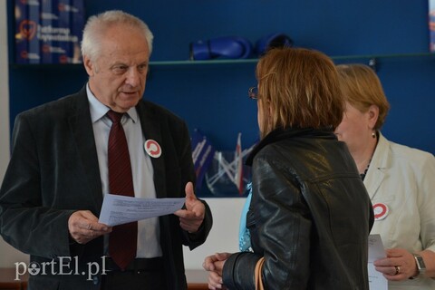 Poseł Niesiołowski: Im wyższa frekwencja, tym lepiej