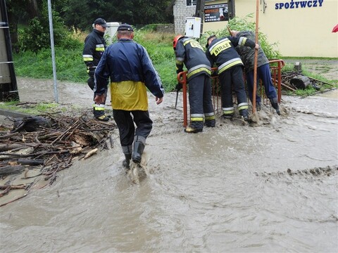 Strumyk w Suchaczu znów dał się we znaki