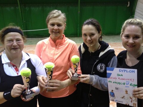 Świetne babskie granie (tenis)