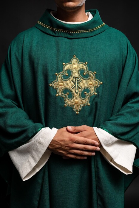 Symbolika kolorów szat liturgicznych w okresie Bożego Narodzenia