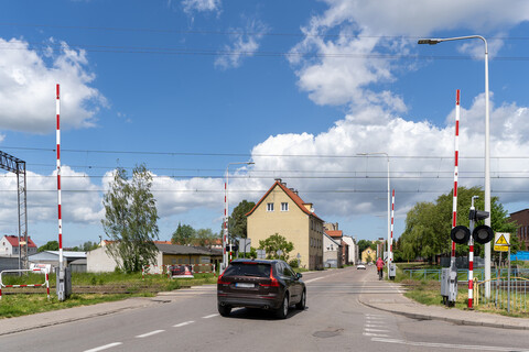 Szukaj żółtej naklejki
