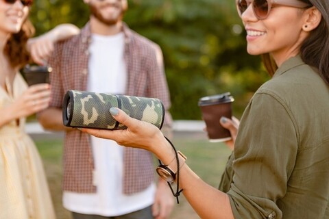 Szukasz przenośnego głośnika na nadchodzące lato? Wybierz JBL Charge 6!