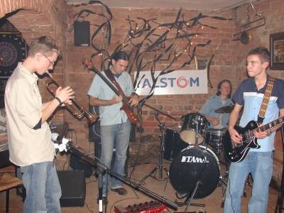 Młodzież gra jazz