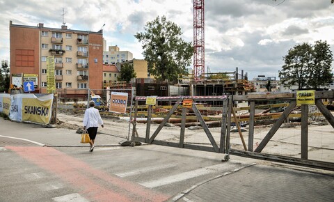 Tragedia na budowie sądu. Zmarł geodeta