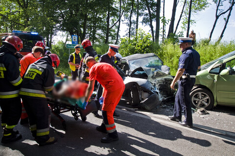 Tragedia na drodze w Nadbrzeżu, kierowca zmarł w szpitalu (aktualizacja)