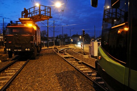 Trakcja zerwana, tramwaje stoją