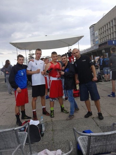 Trzy zwycięstwa na Skwerze Kościuszki w Gdyni (boks)