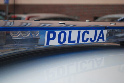 Uciekał z czekoladami, wpadł na policjanta