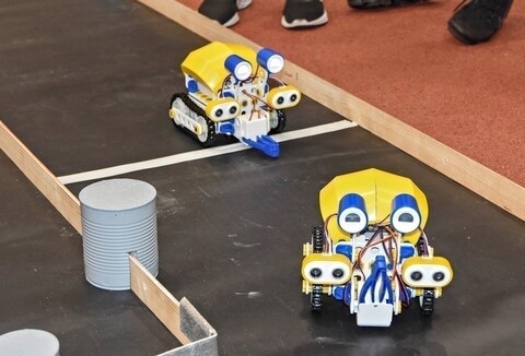 Uczniowie i roboty