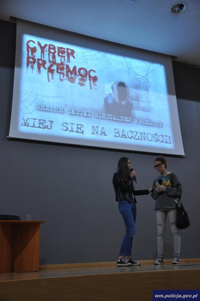 Uczniowie propagują bezpieczeństwo w Sieci