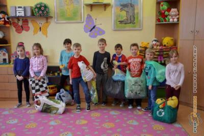 Uczniowie SP 16 pomagają schronisku dla zwierząt