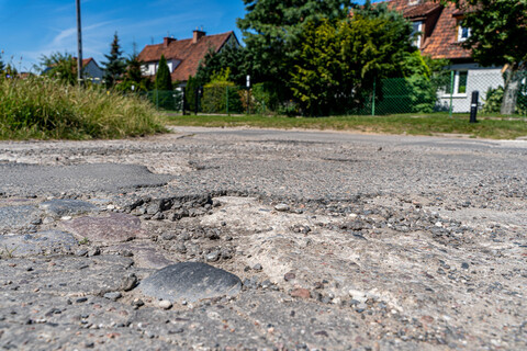 „Dziura na dziurze, a urzędnicy mają to gdzieś”