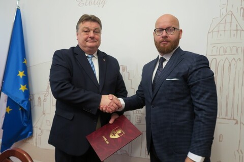 Umowa na odnowę Pomnika Odrodzenia podpisana