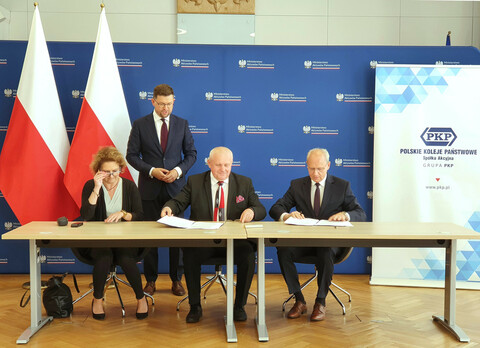 Umowa podpisana, czas na remont dworców