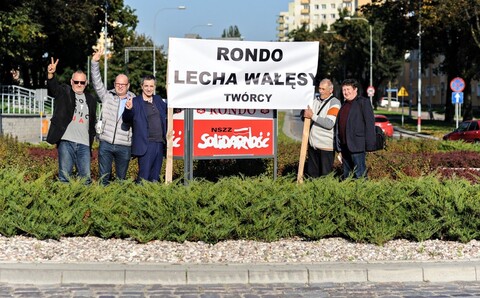 Urodziny Lecha Wałęsy na rondzie