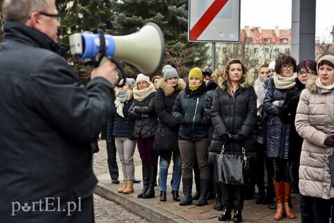 Urzędnicy uciekli z ratusza