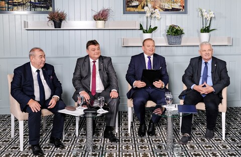 Kto wygrał bitwę na słowa?